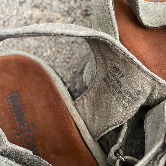 Minnetonka sandals NEW - Picture 3 of 3